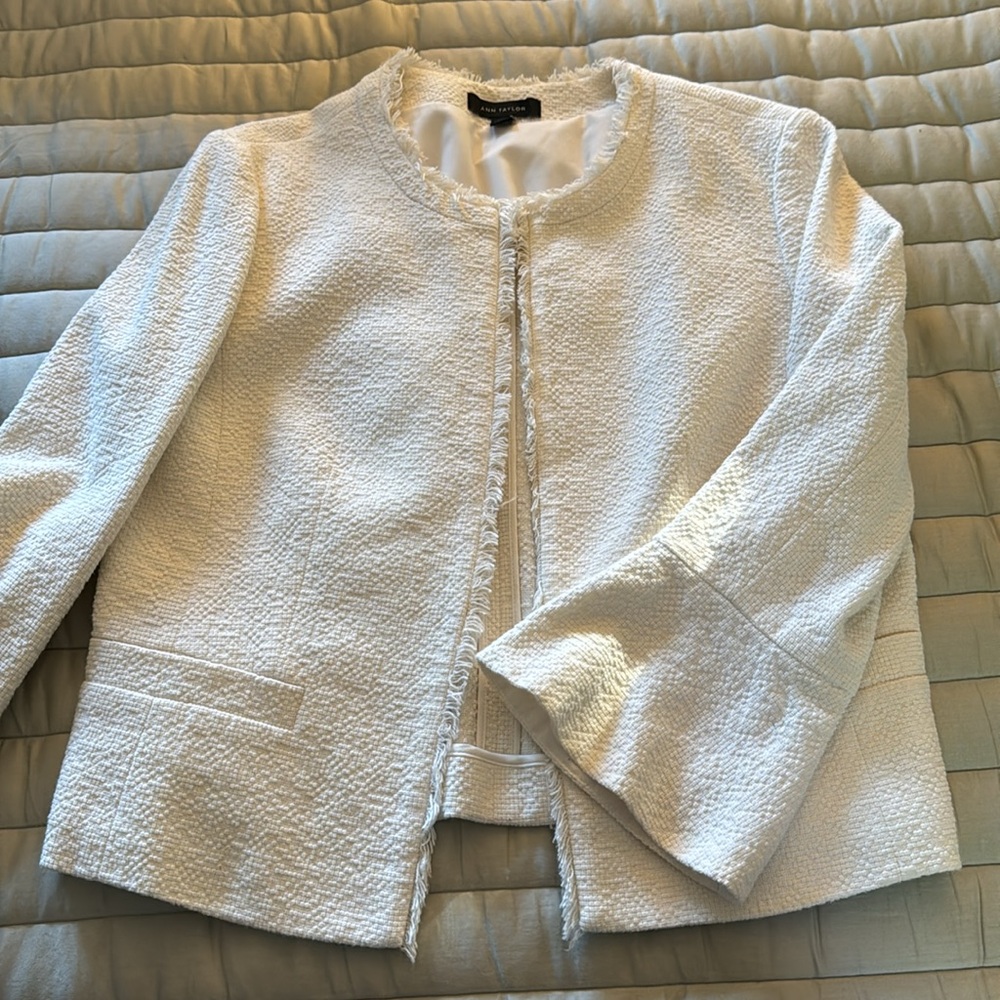 ✨ ANN TAYLOR TEXTURED JACKET ✨